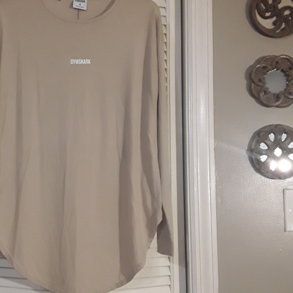 Gymshark top. Size M.